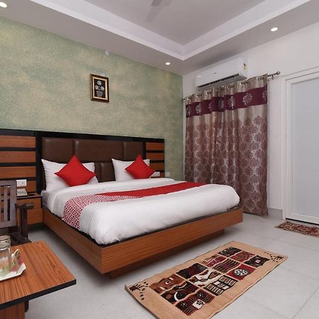 Capital O 13310 Noida Suites מראה חיצוני תמונה