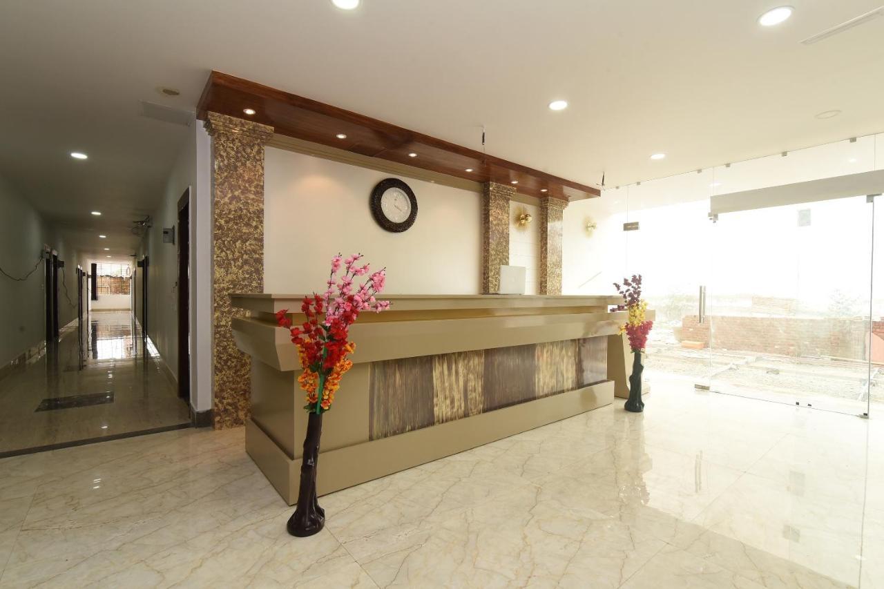Capital O 13310 Noida Suites מראה חיצוני תמונה