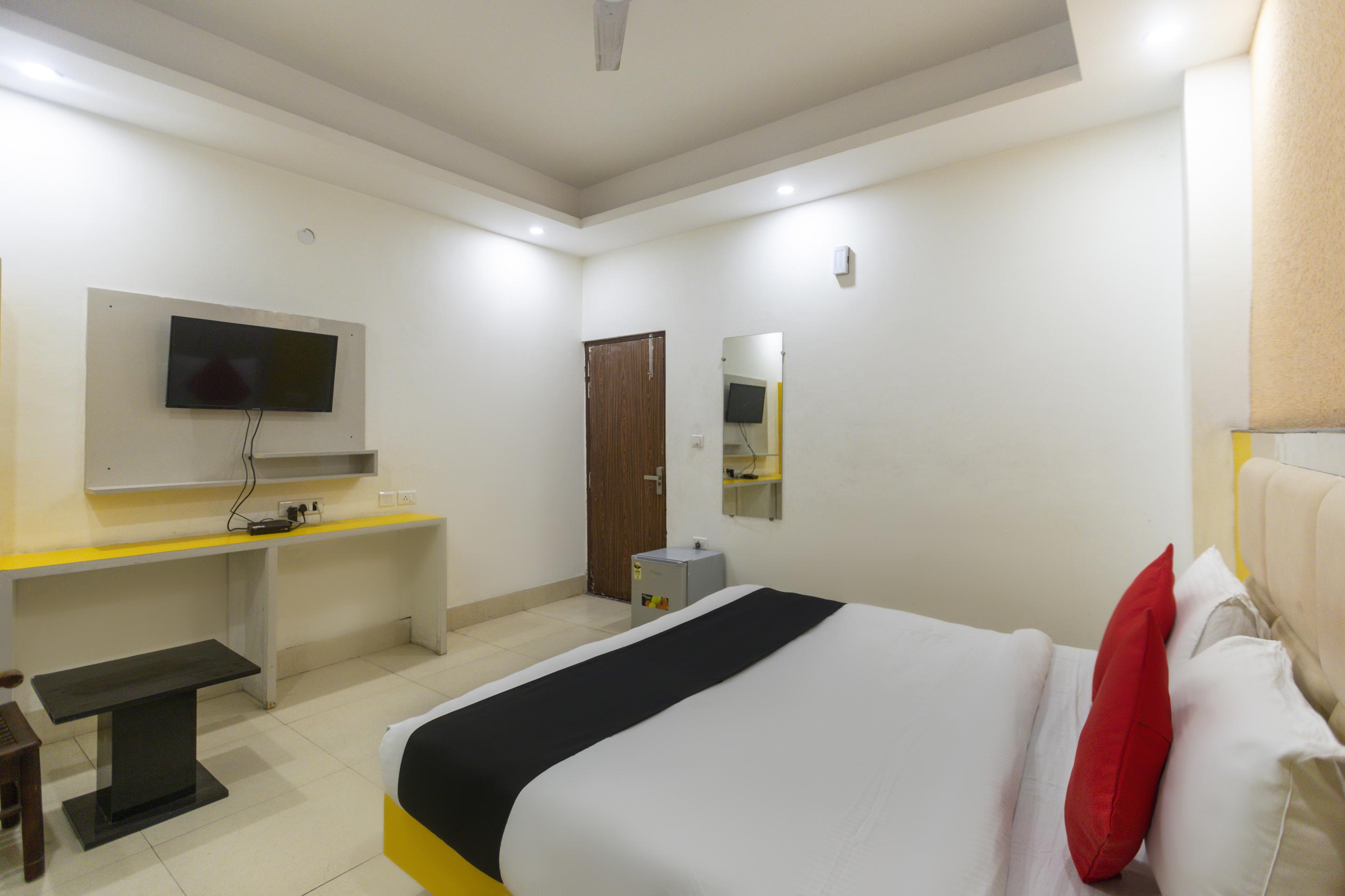 Capital O 13310 Noida Suites מראה חיצוני תמונה