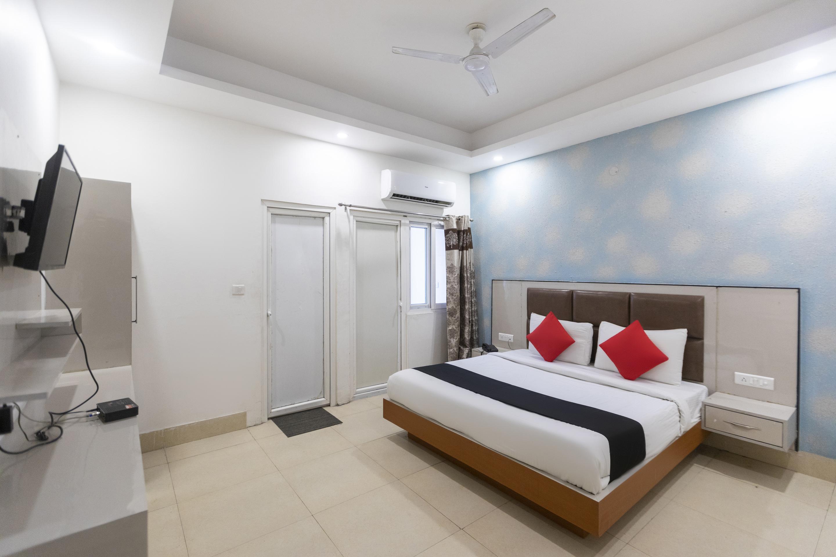 Capital O 13310 Noida Suites מראה חיצוני תמונה