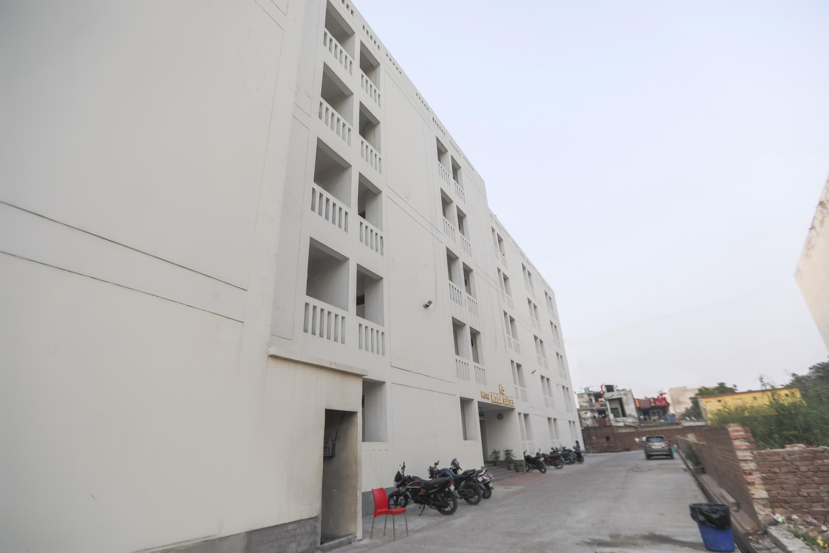 Capital O 13310 Noida Suites מראה חיצוני תמונה