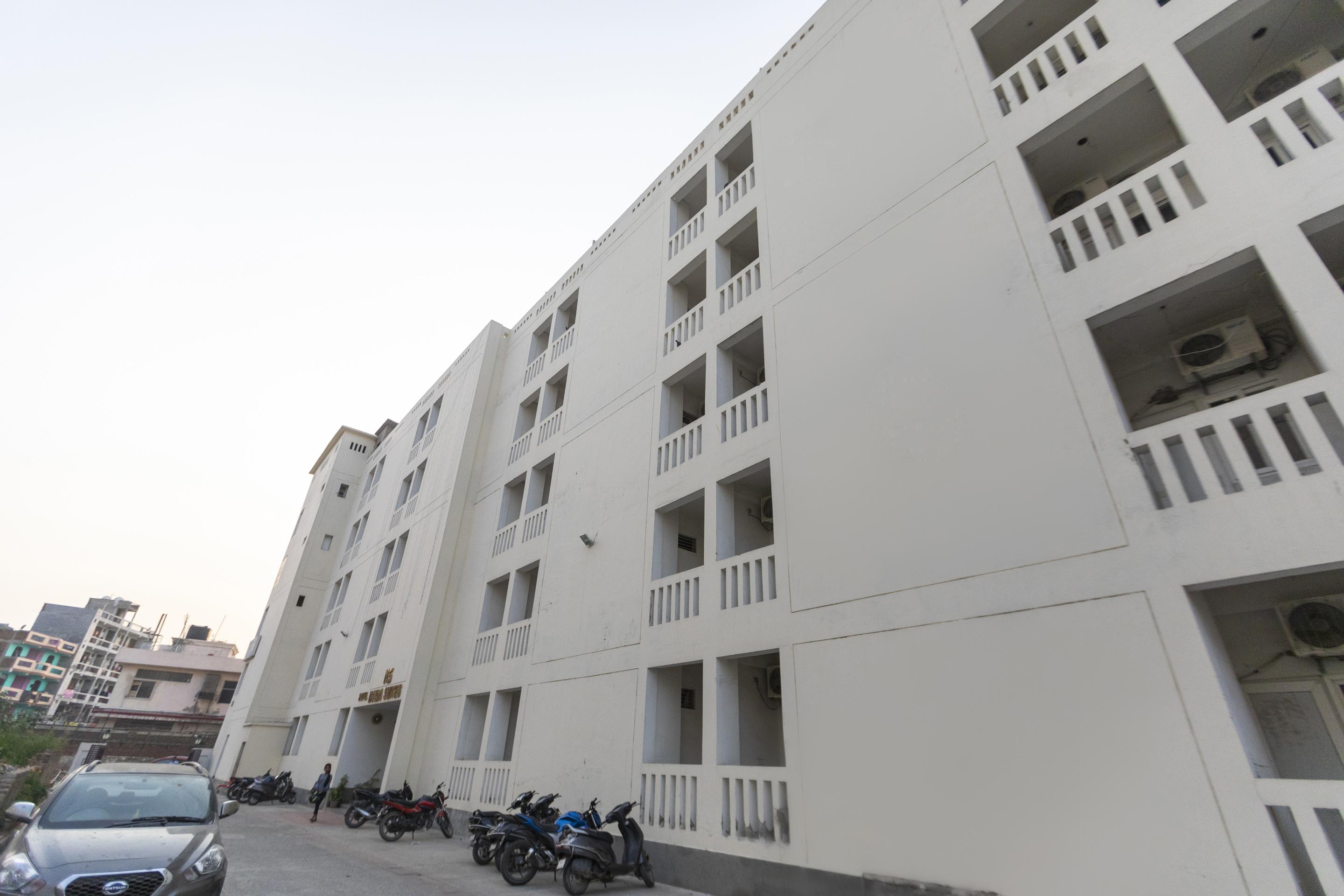 Capital O 13310 Noida Suites מראה חיצוני תמונה