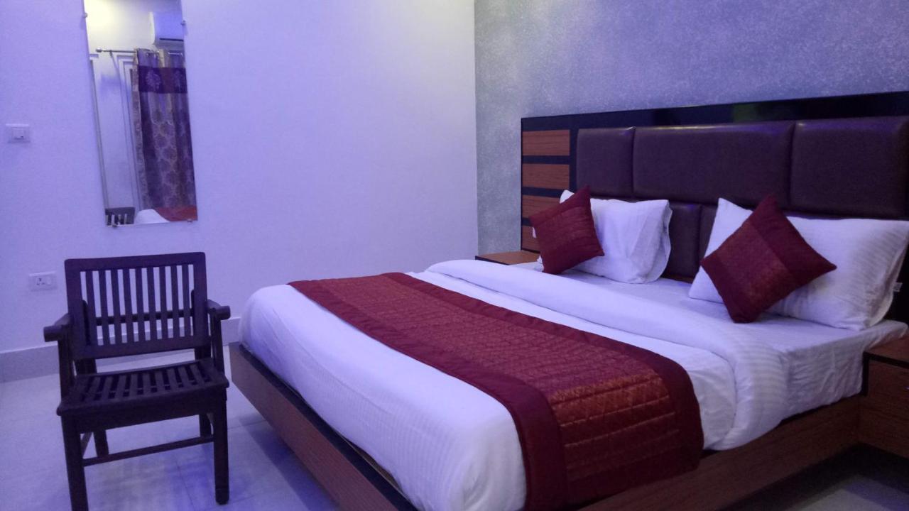 Capital O 13310 Noida Suites מראה חיצוני תמונה