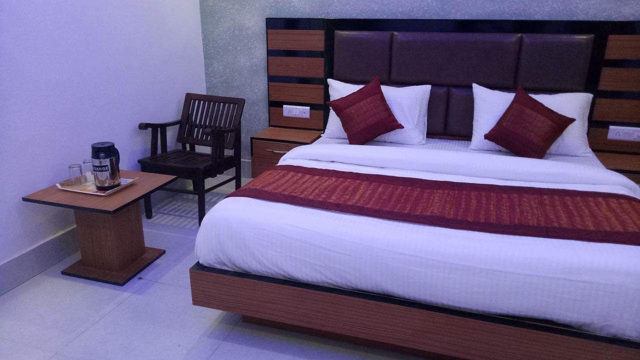 Capital O 13310 Noida Suites מראה חיצוני תמונה