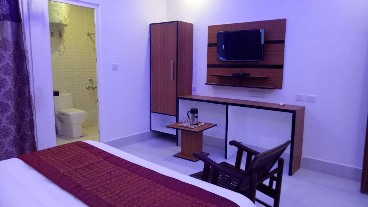 Capital O 13310 Noida Suites מראה חיצוני תמונה
