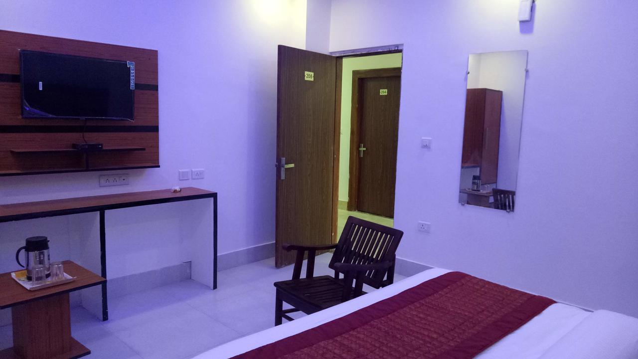 Capital O 13310 Noida Suites מראה חיצוני תמונה