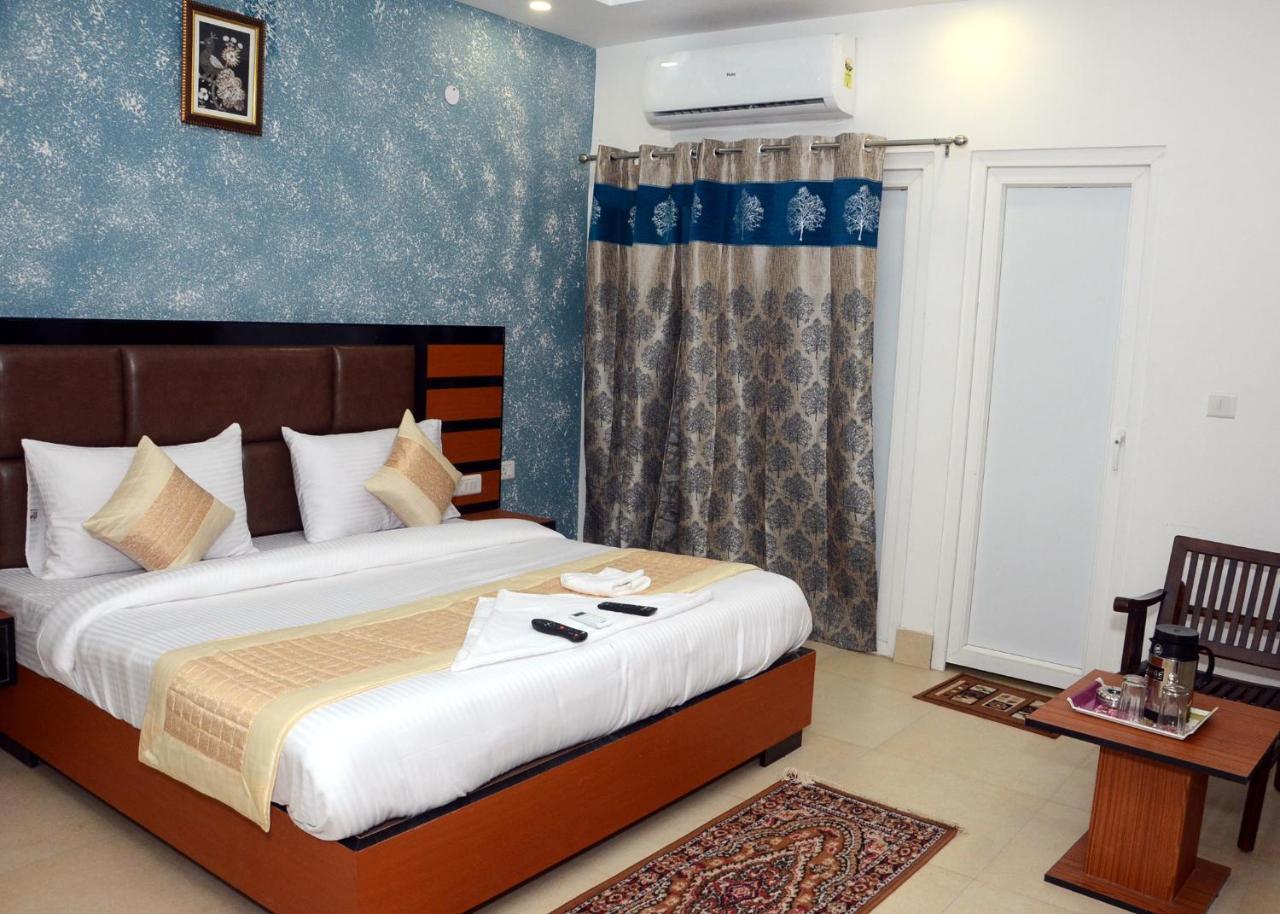 Capital O 13310 Noida Suites מראה חיצוני תמונה