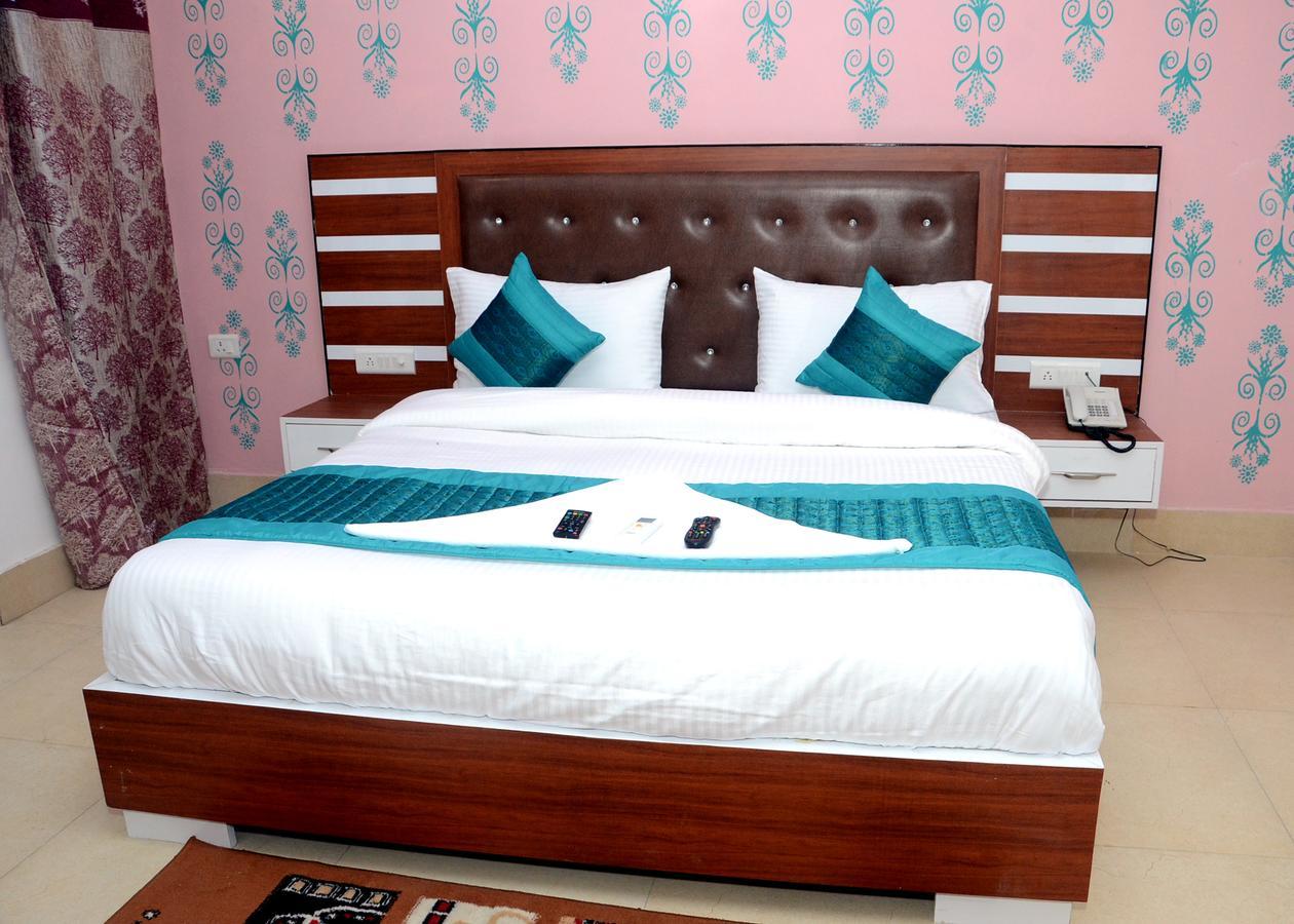 Capital O 13310 Noida Suites מראה חיצוני תמונה