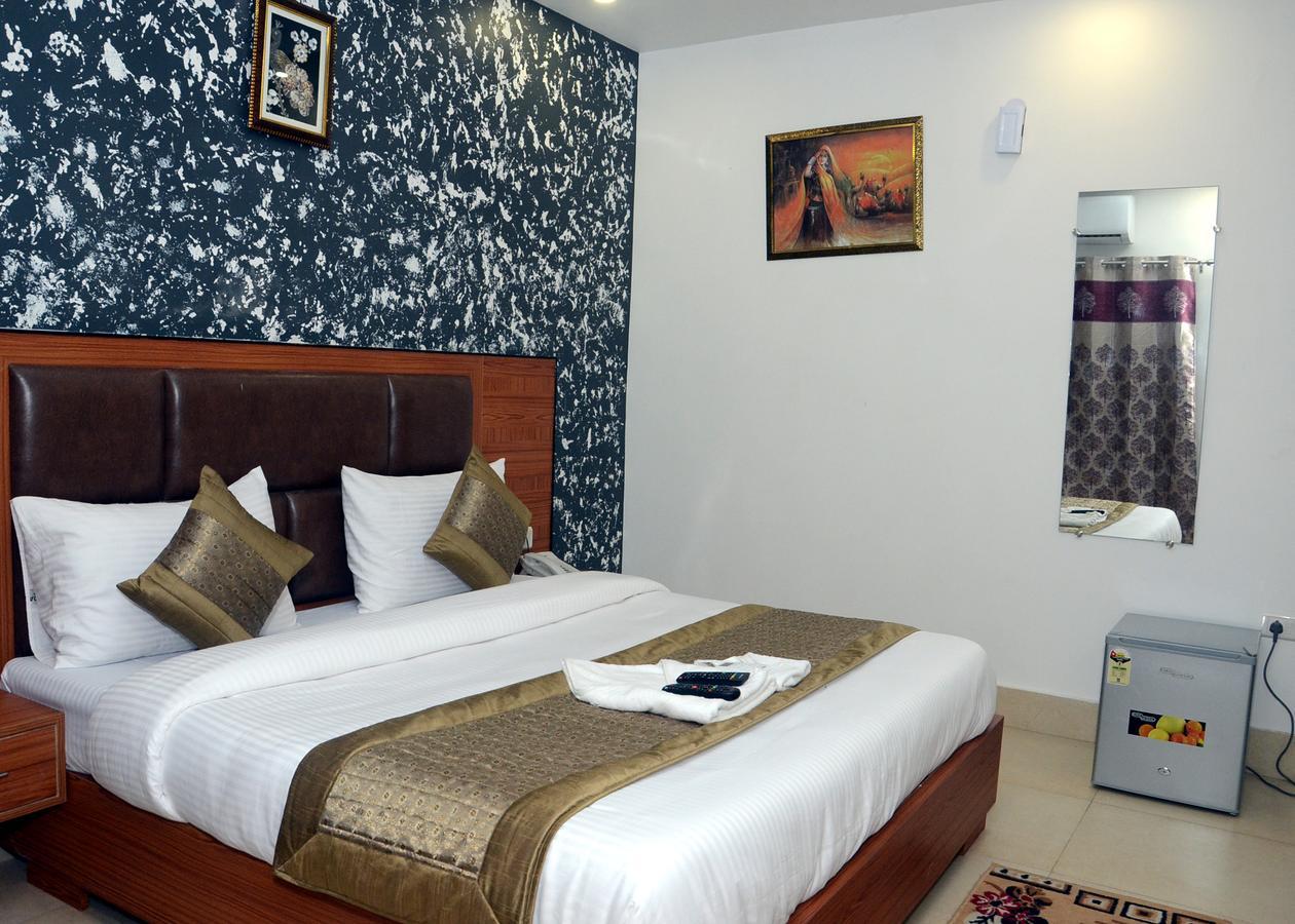 Capital O 13310 Noida Suites מראה חיצוני תמונה